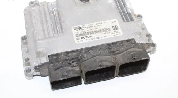 Ford Focus Engine control unit/module AV2112A650HJ