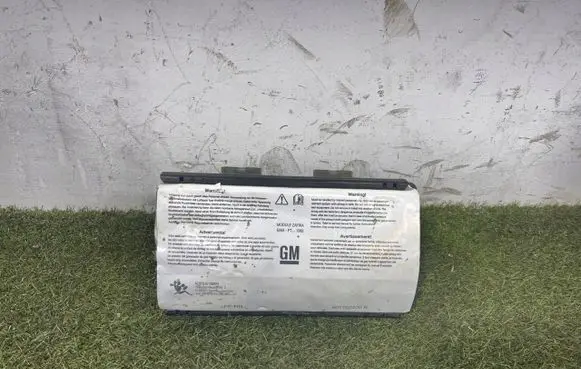 Opel Zafira B Passenger airbag 13111177