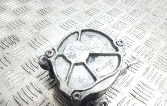 Ford Mondeo MK IV Vacuum pump D1651A1205T