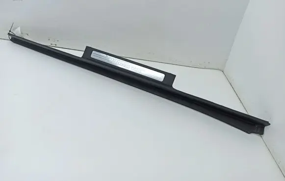 Mercedes-Benz R W251 Front sill trim cover a2516800035