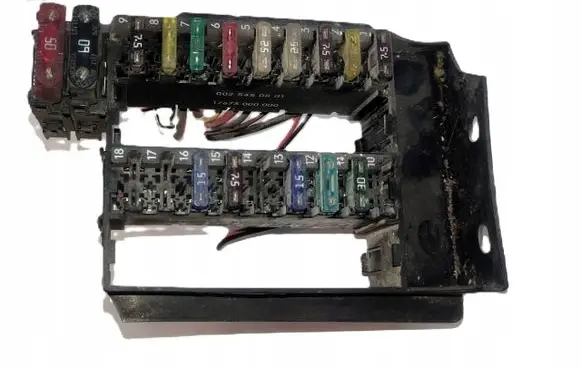 Mercedes-Benz B W245 Fuse box set 0025450801