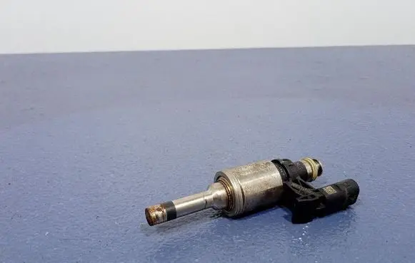 Fuel injector