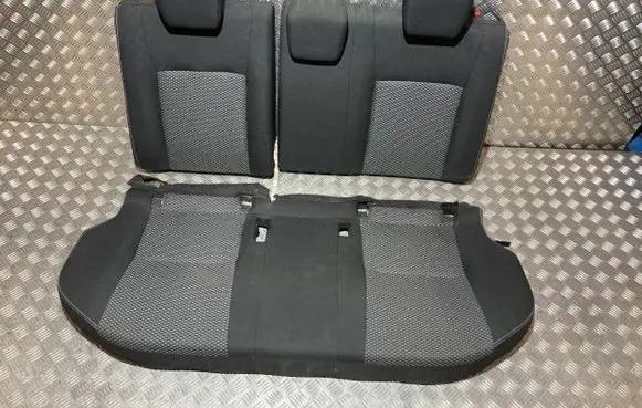 Suzuki Vitara (LY) Second row seats PK20570