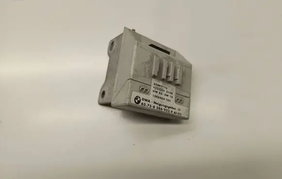 BMW 5 E39 Yaw turn rate sensor 8386932
