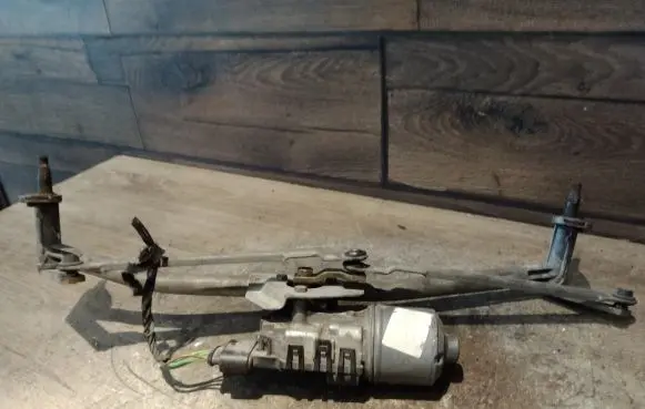 Audi A3 S3 8L Front wiper linkage and motor 0390241502 1J1955113B