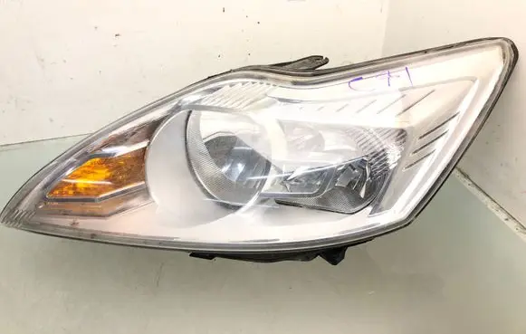Ford Focus Headlight/headlamp 8M5113W030AD