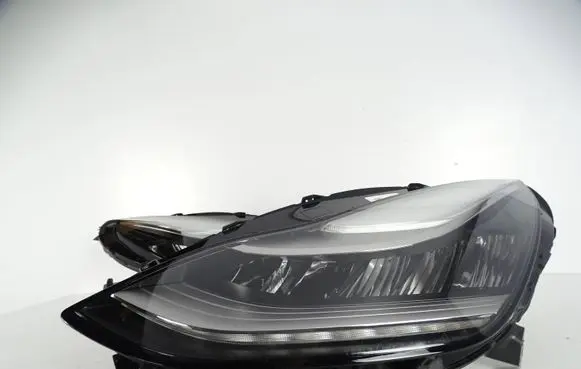 Tesla Model 3 Headlight/headlamp 1077375-00-C