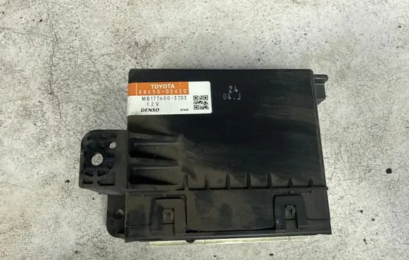 Toyota Auris 150 Air conditioning/heating control unit 8865002430