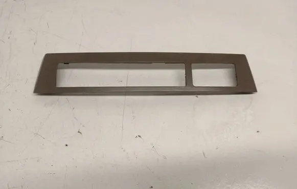 Dashboard glove box trim