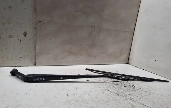 Toyota Avensis T250 Front wiper blade arm 7E6598