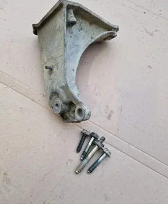 Volkswagen Golf III Engine mounting bracket 1H0199354D