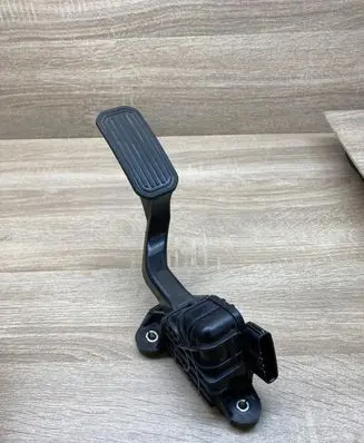Toyota Prius (XW20) Accelerator throttle pedal 7812047050 1988003200