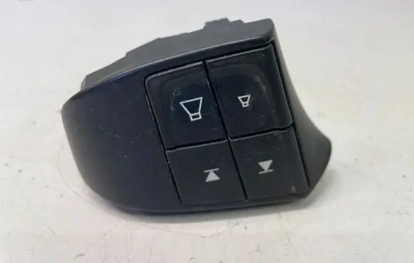 Volvo S40 Steering wheel buttons/switches 8637491