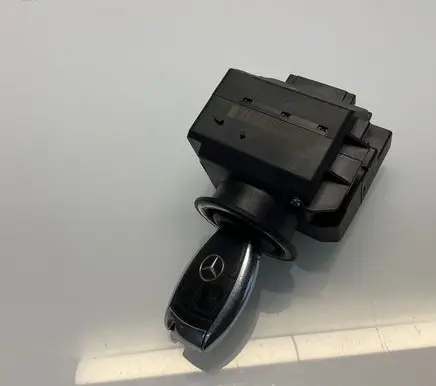 Mercedes-Benz CLS C219 Ignition lock 2115452308 33002213 9014518481606126