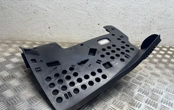 Mercedes-Benz C W204 Dashboard lower bottom trim panel 107211 A2046808208