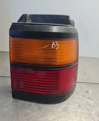 Volkswagen PASSAT B3 Rear/tail lights 333945112