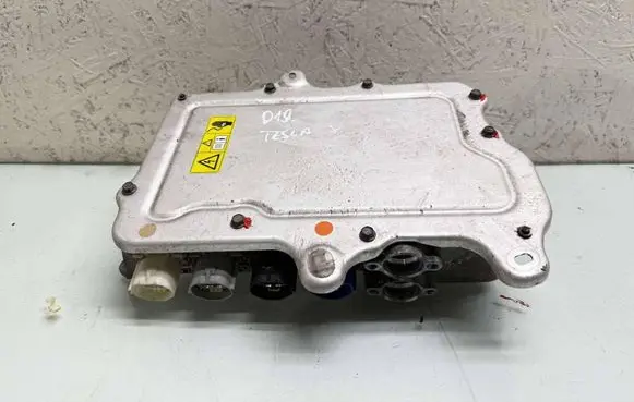 Tesla Model X Voltage converter inverter 104967800G