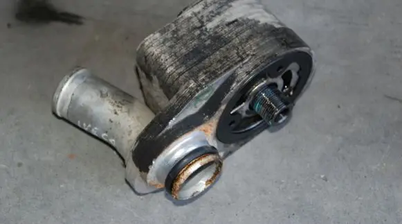 Engine oil radiator