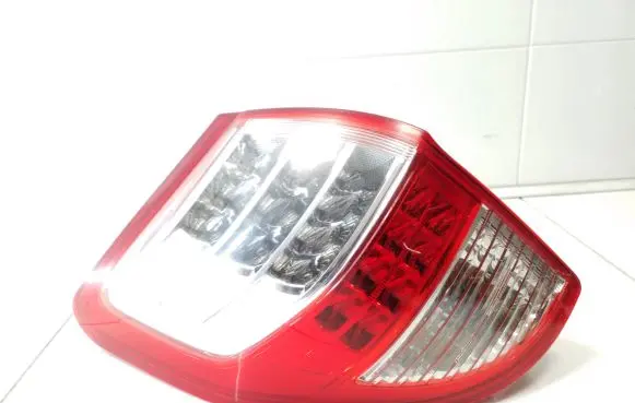 Toyota RAV 4 (XA30) Rear/tail lights TOYOTAJ88L