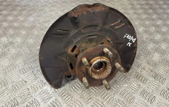 Front wheel hub