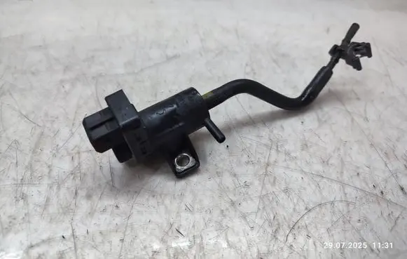 Nissan Qashqai+2 Turbo solenoid valve 8200762162