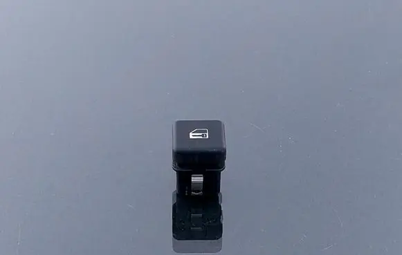 BMW 5 E39 Central locking switch button 8360828