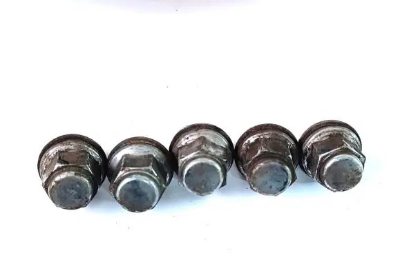 Toyota Avensis T270 Nuts/bolts 