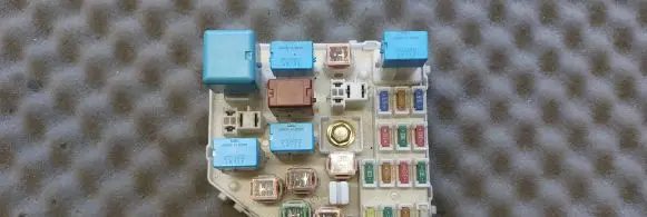 Toyota RAV 4 (XA20) Fuse module PPGF5T30