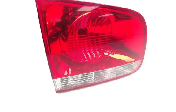 Volkswagen Touareg I Tailgate rear/tail lights