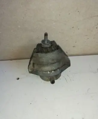 BMW 5 E60 E61 Engine mount bracket