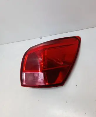 Nissan Qashqai Rear/tail lights 89070312