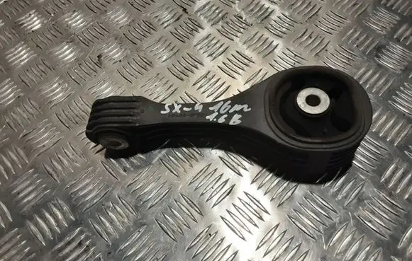 Suzuki SX4 S-Cross Engine mount bracket