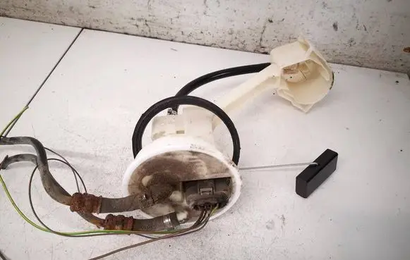 Volkswagen PASSAT B5 Fuel level sensor 8E0919673D