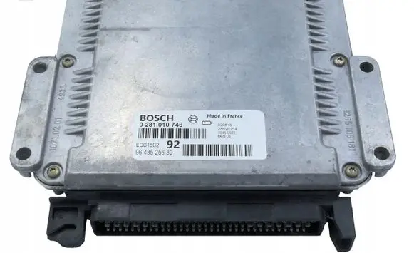 Peugeot 3008 I Engine control unit/module 9643525680