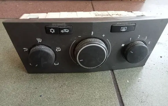 Vauxhall Astra H Climate control unit 13201300