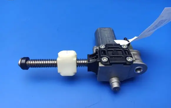 BMW 7 E65 E66 Seat adjustment motor 8316629 0390201990