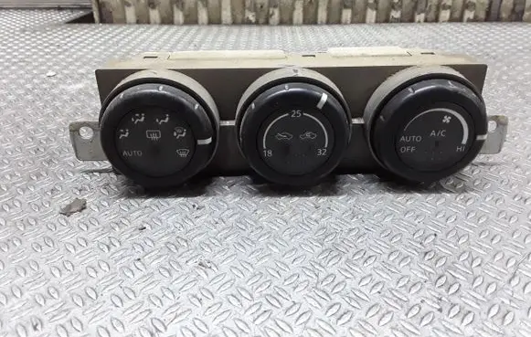 Nissan X-Trail T30 Climate control unit 27500EQ410