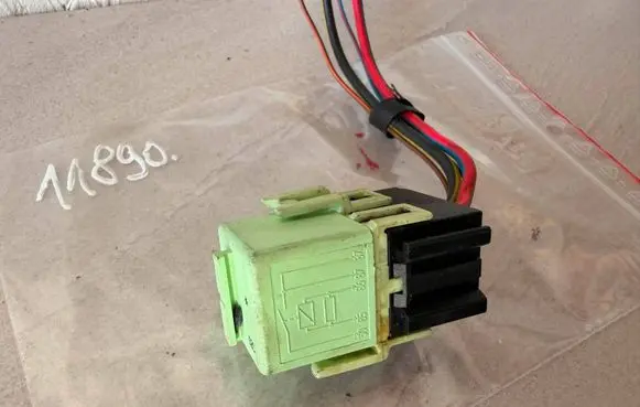BMW 5 E60 E61 Other relay 8373700