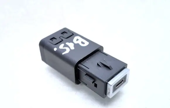 Opel Astra L USB socket connector 98313506VV 98380610VV