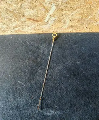 Chevrolet Cruze Oil level dip stick 