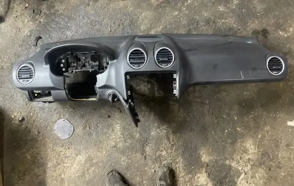 Mercedes-Benz ML W164 Dashboard A1648600805 16808050