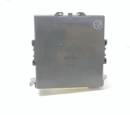 Toyota Prius (XW20) Power management control unit 8967047010 1012380151