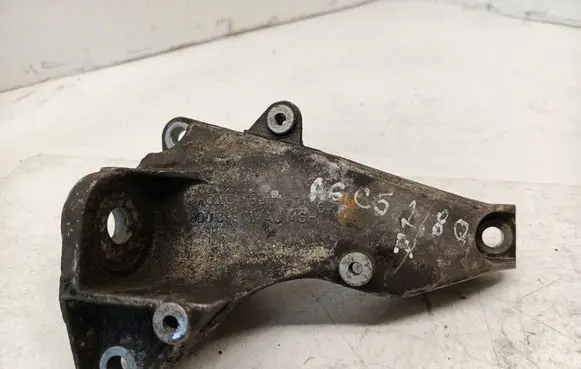 Audi A6 S6 C5 4B Gearbox mounting bracket 8D0399114