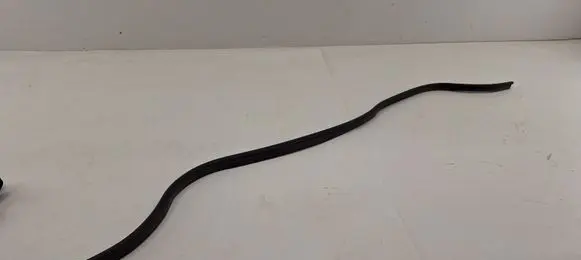 Volkswagen PASSAT B7 Engine compartment rubber 