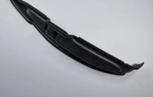 Dodge Charger Fender foam support/seal 68043211A