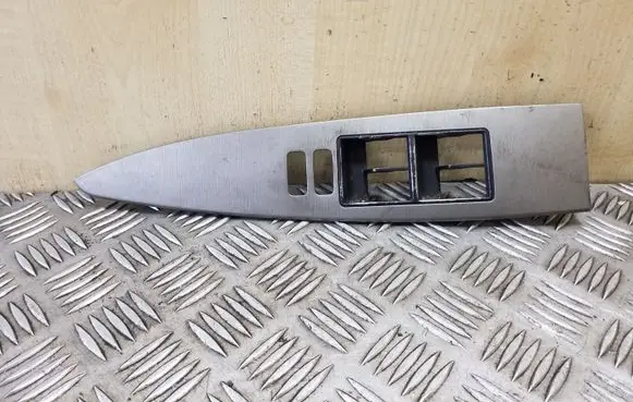 Toyota Avensis T270 Front door window switch trim 7423105200 7423105210
