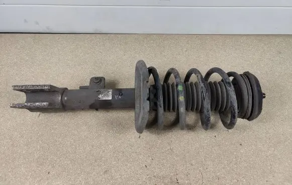 Peugeot 3008 I Front shock absorber with coil spring