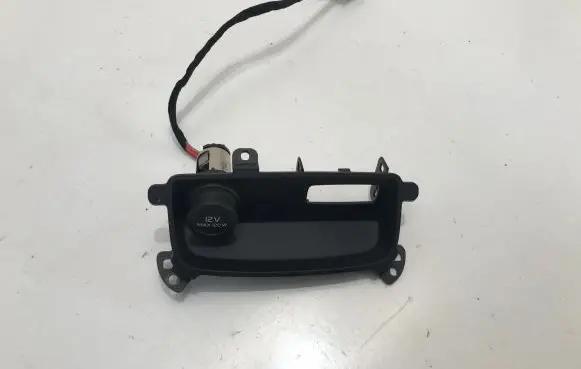 Volvo V60 Cigarette lighter rear 32260722 31398028