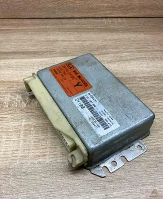 KIA Sephia Engine control unit/module ECU 391102Y100 0261207050