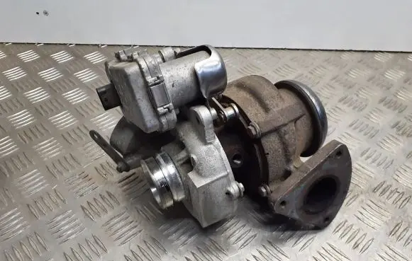 Infiniti Q70 Y51 Turbo A6519060200